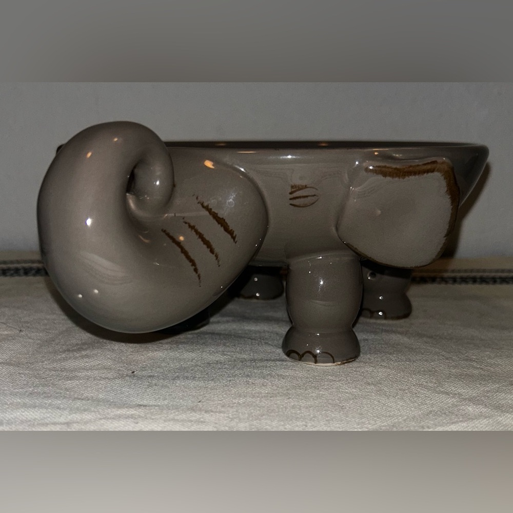 Home Essentials Elephant serving dish/ candle holder - Picture 3 of 14